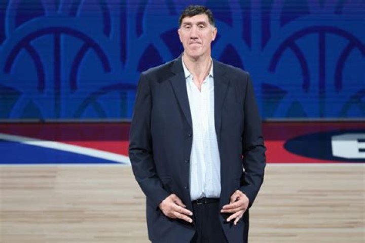 
Cristian Muresan Height, Weight, Net Worth, Age, Birthday, Wikipedia, Who, Nationality, Biography 