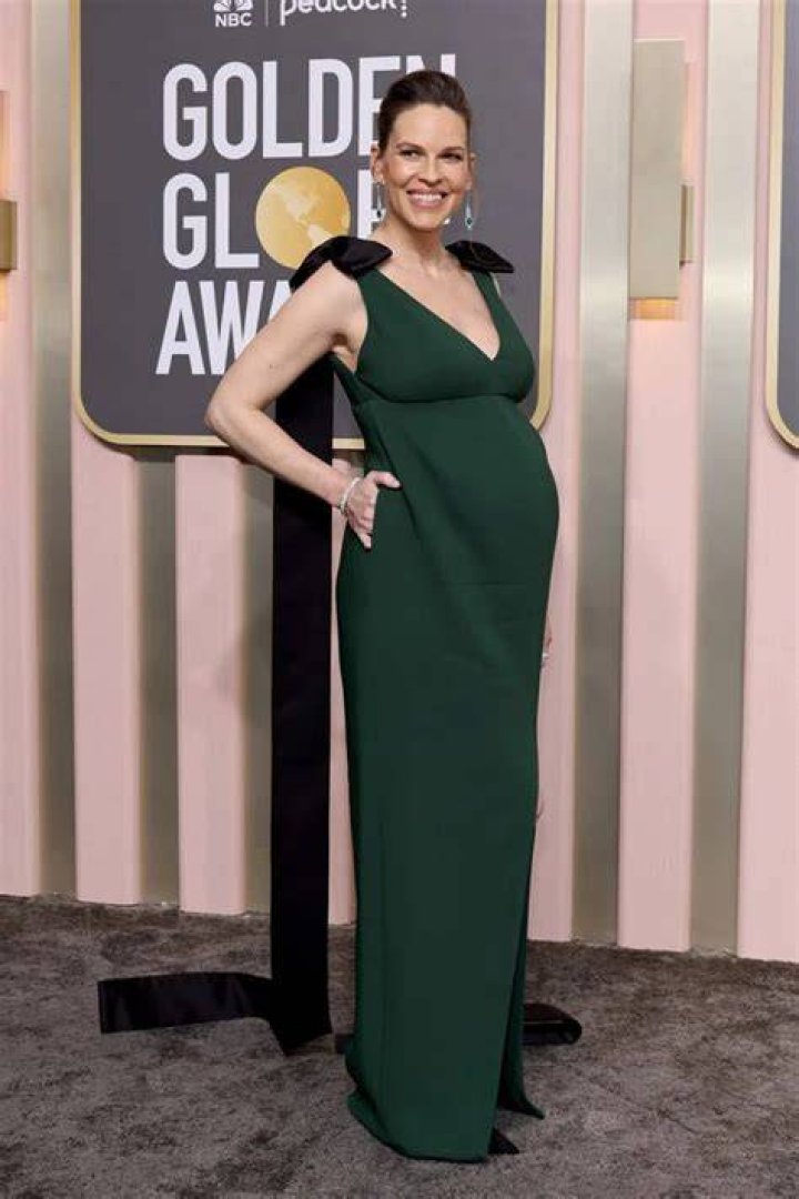 
Hilary Swank, 48, says she’s pregnant with twins: ‘I can’t believe it’ – National 