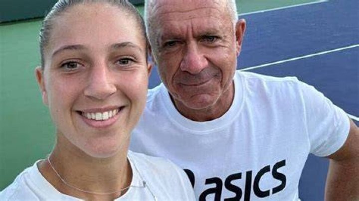 
Who Are Wimbledon 2022 Diane Parry ‘s Parents? Meet Her Family 