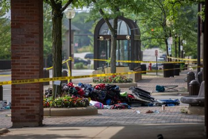 
Who Is Sammy Crimo? Is Highland Park Shooting Suspect Robert’s Sister Lynette Pesina? Facts Revealed 
