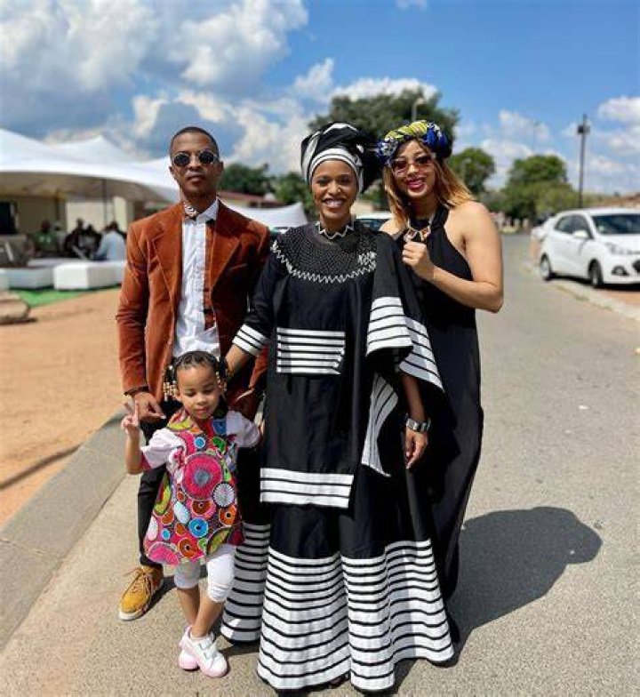 
Who Is Thembinkosi Lorch Wife? Natasha Thahane Wedding Photos On IG 